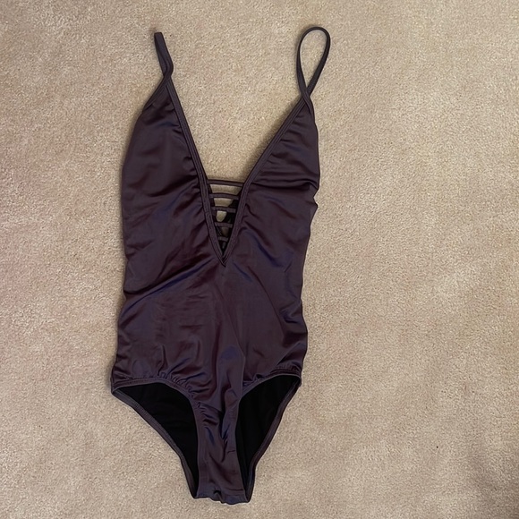 ATHENA ONE PIECE SWIMSUIT - Picture 1 of 4